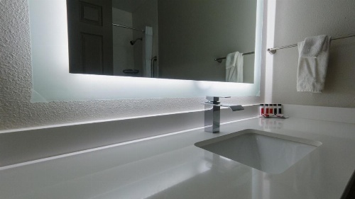 Super 8 by Wyndham Santa Cruz/Beach Boardwalk East image 13