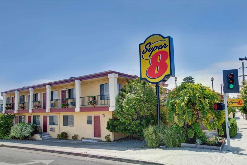 Super 8 by Wyndham Santa Cruz/Beach Boardwalk East Image 25